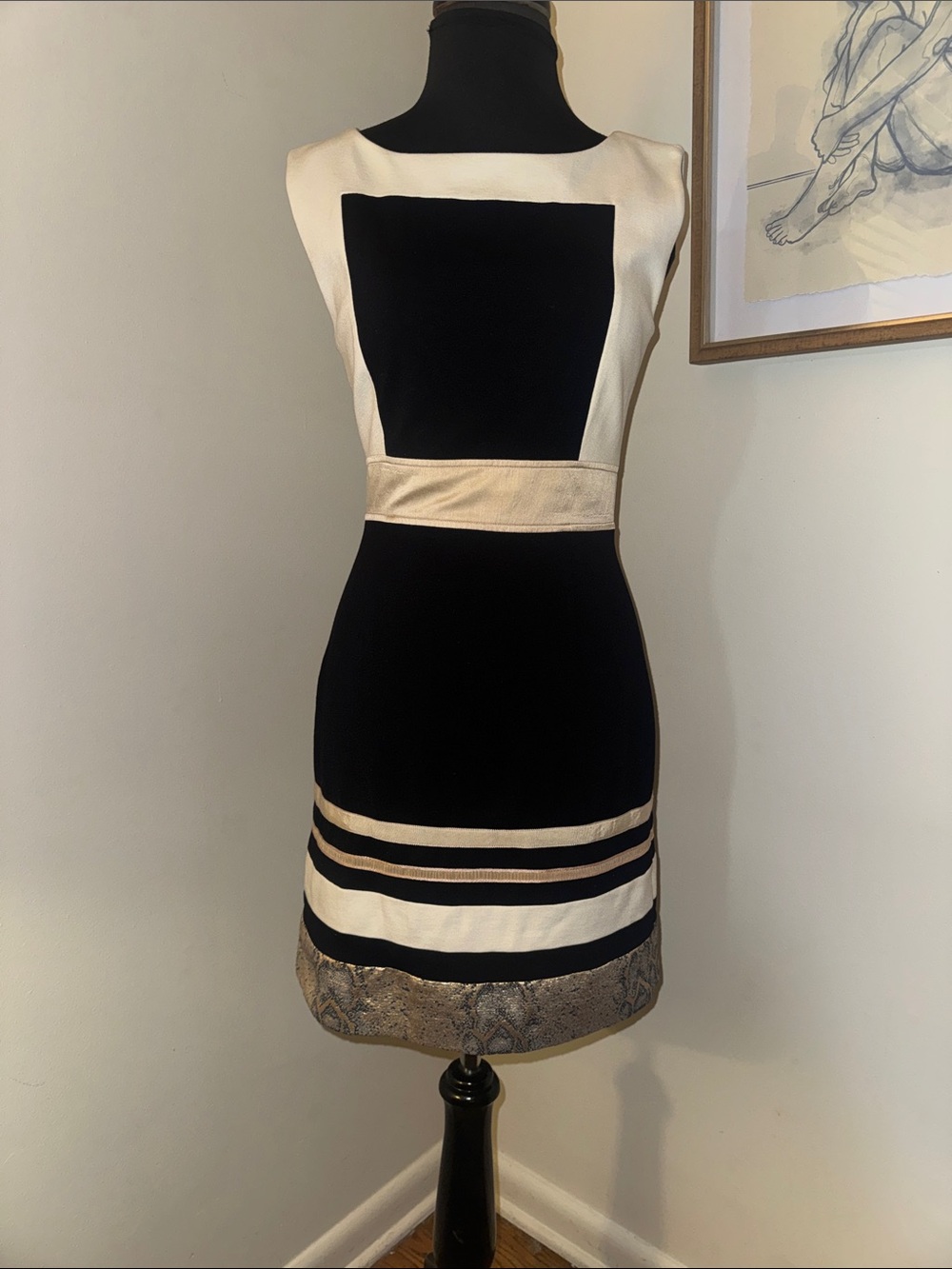 Laundry by Shelli Segal Sleeveless Black/Cream/snake skin-size 4